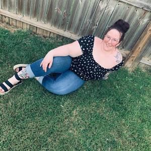 Meet your Posher, Caitlin